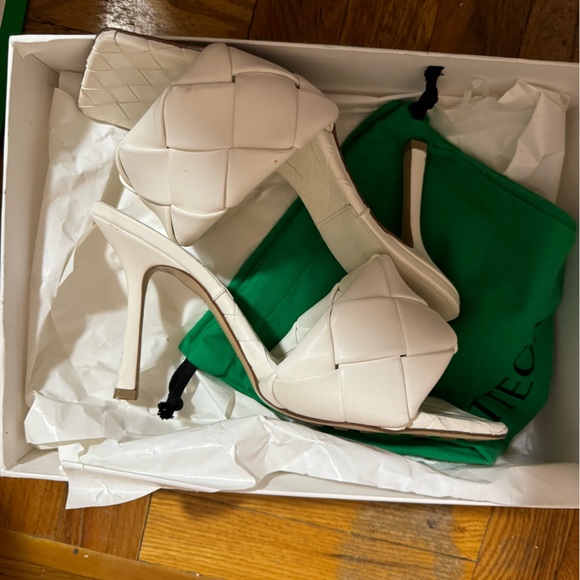 Bottega Veneta - Picture 2 of 3